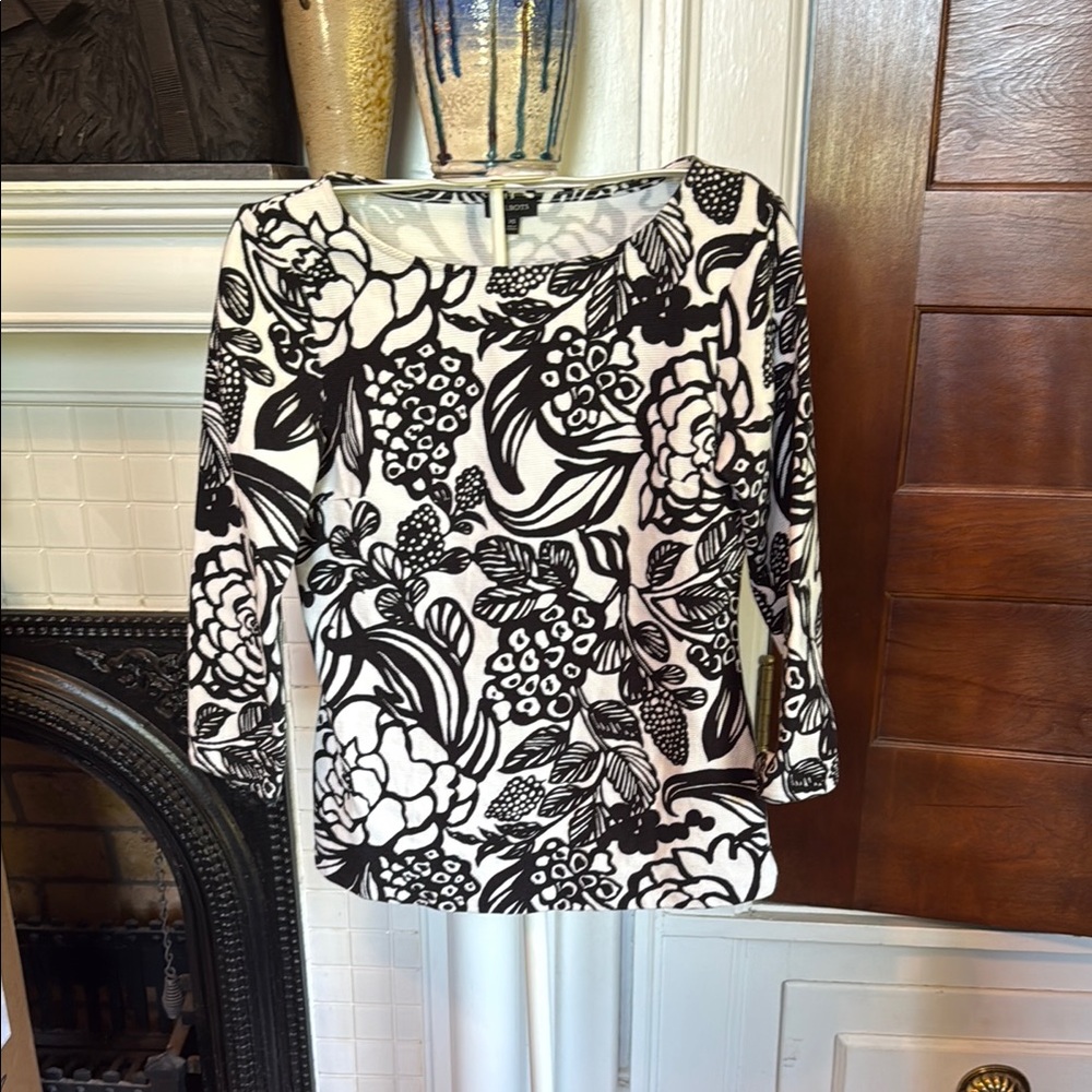 Talbots textured Floral boatneck Top- worn a few times- 69 retail